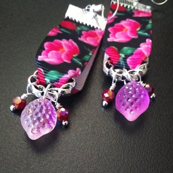 🍂🍁🍃 3/$25!  Juicy! Sexy Floral Ribbon Dangle Earrings - Last One!!! - Picture 1 of 6